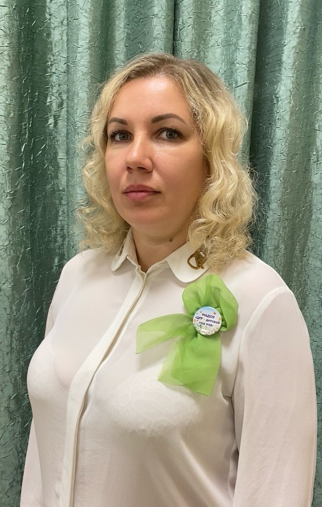 Воспитатель первой квалификационной категории Букова Наталья Николаевна.